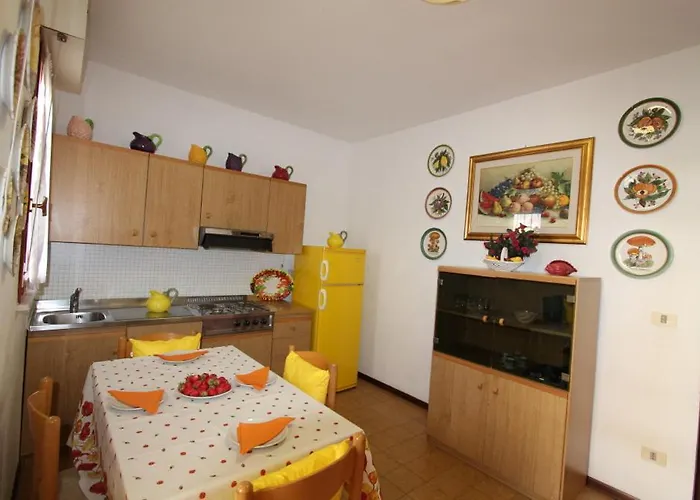 Apartment Valbella Con Piscina *